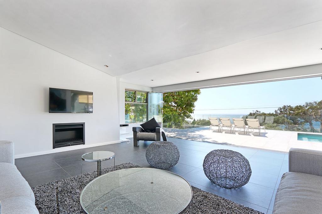 Valtameri By Totalstay Camps Bay Extérieur photo