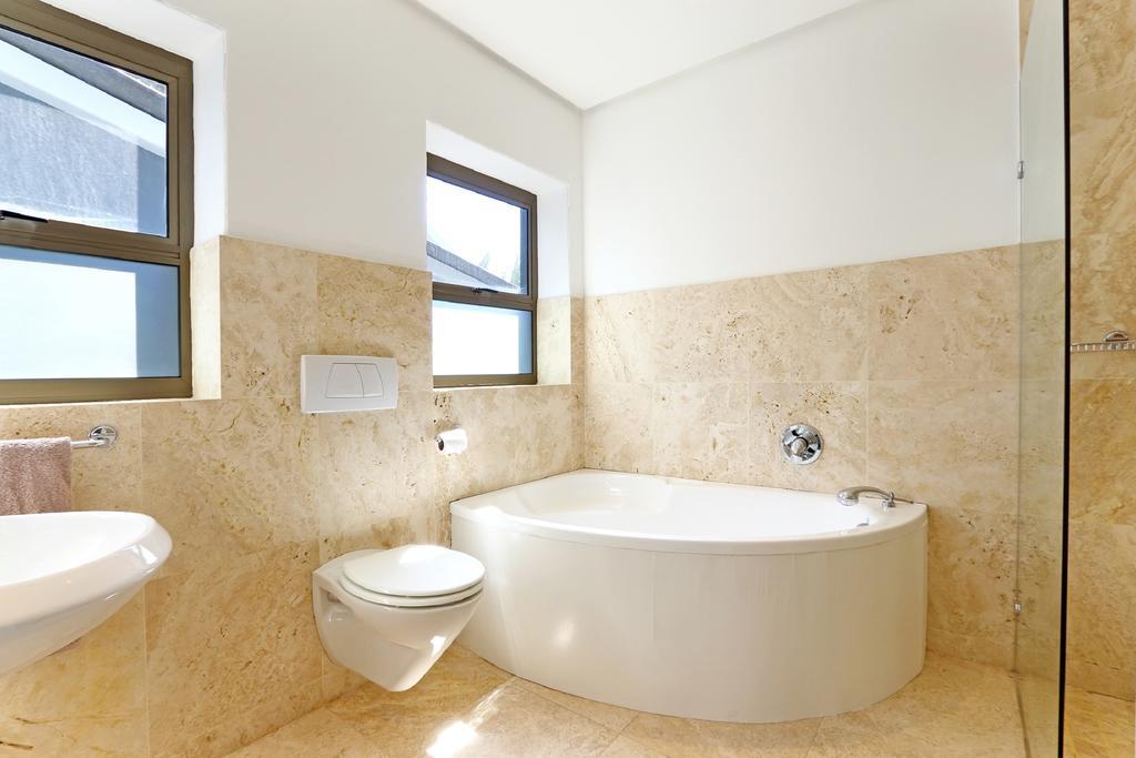 Valtameri By Totalstay Camps Bay Extérieur photo
